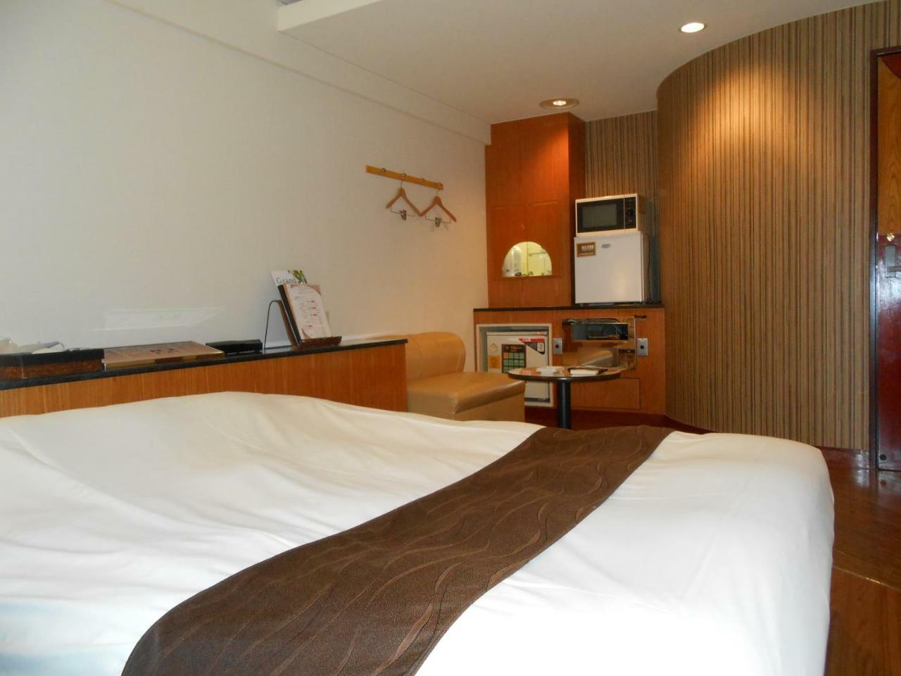 Hotel Lumiere Gotenba (Adults Only) Exterior photo
